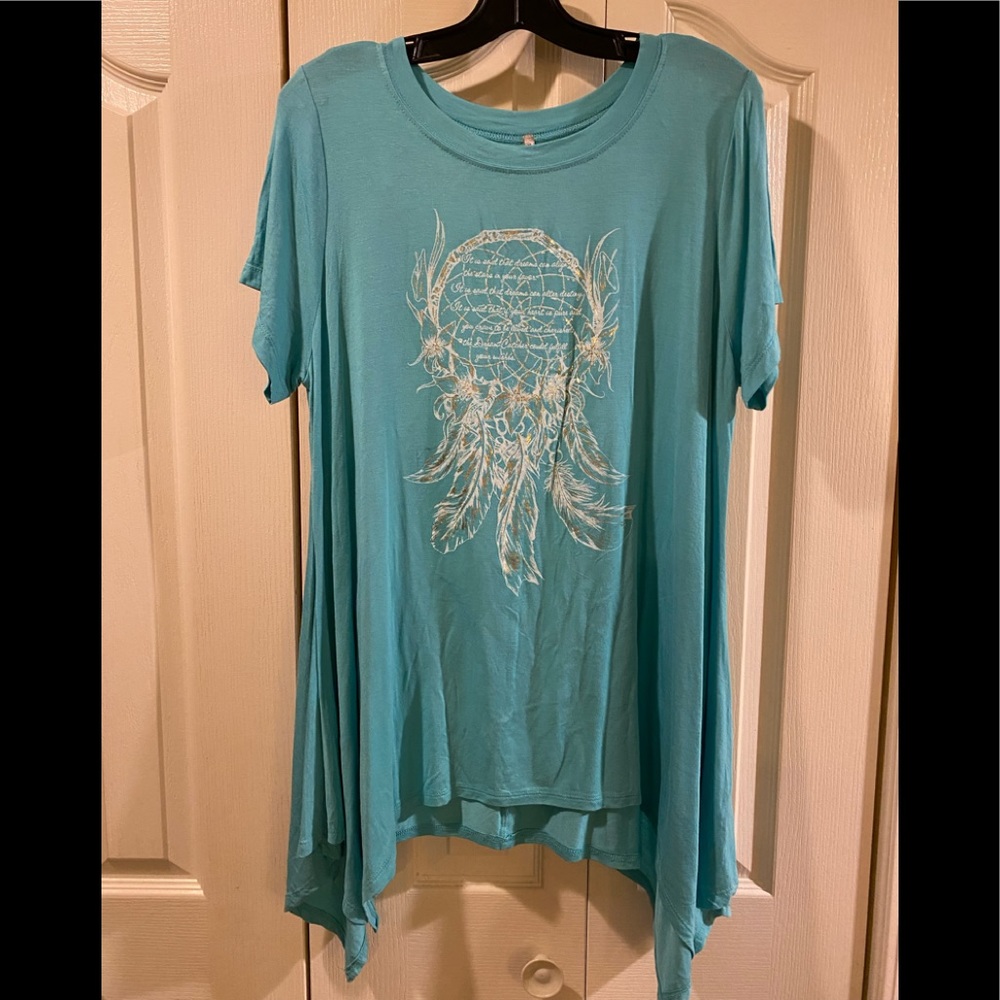 NWOT Dream Catcher Tunic with a beautiful saying surrounded with feathers